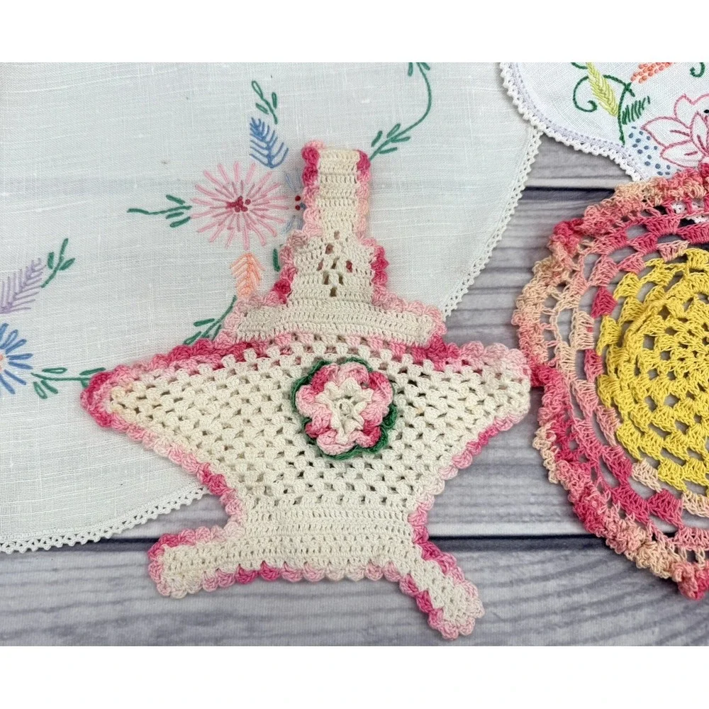 LOT OF 7 VINTAGE EMBROIDERED / CROCHET / LACE DOILIES - CROCHET BASKET